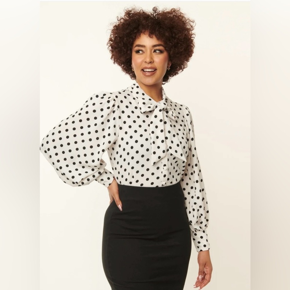 Unique Vintage 1940’s White and Black Polka Dot Neck Tie Gwen Blouse XL EUC